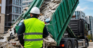 Вывоз строительного мусора в Пугачёве: услуги лицензированной компании — ПроМусор